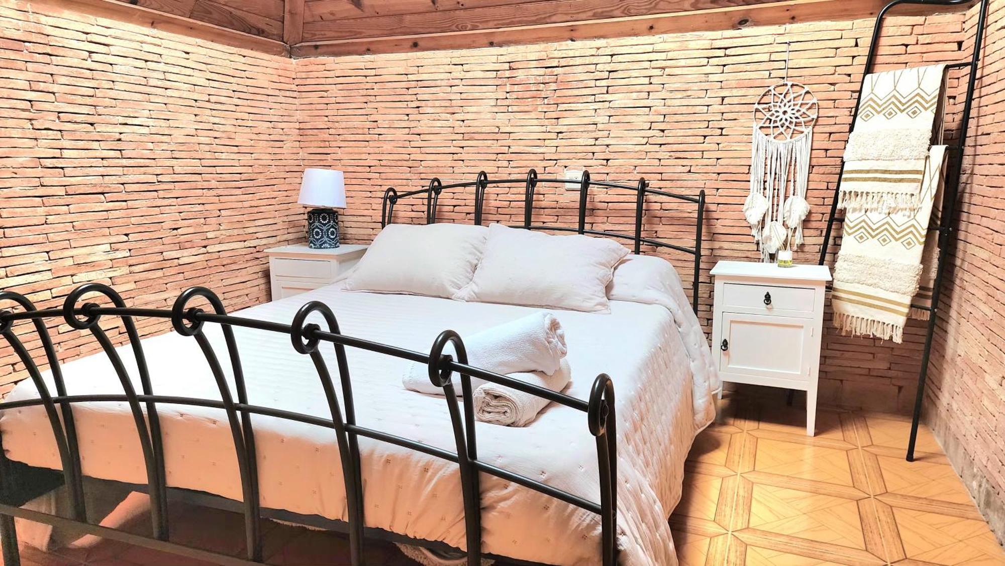 Bakit House - Casa Rural Con Piscina أغيلاس المظهر الخارجي الصورة